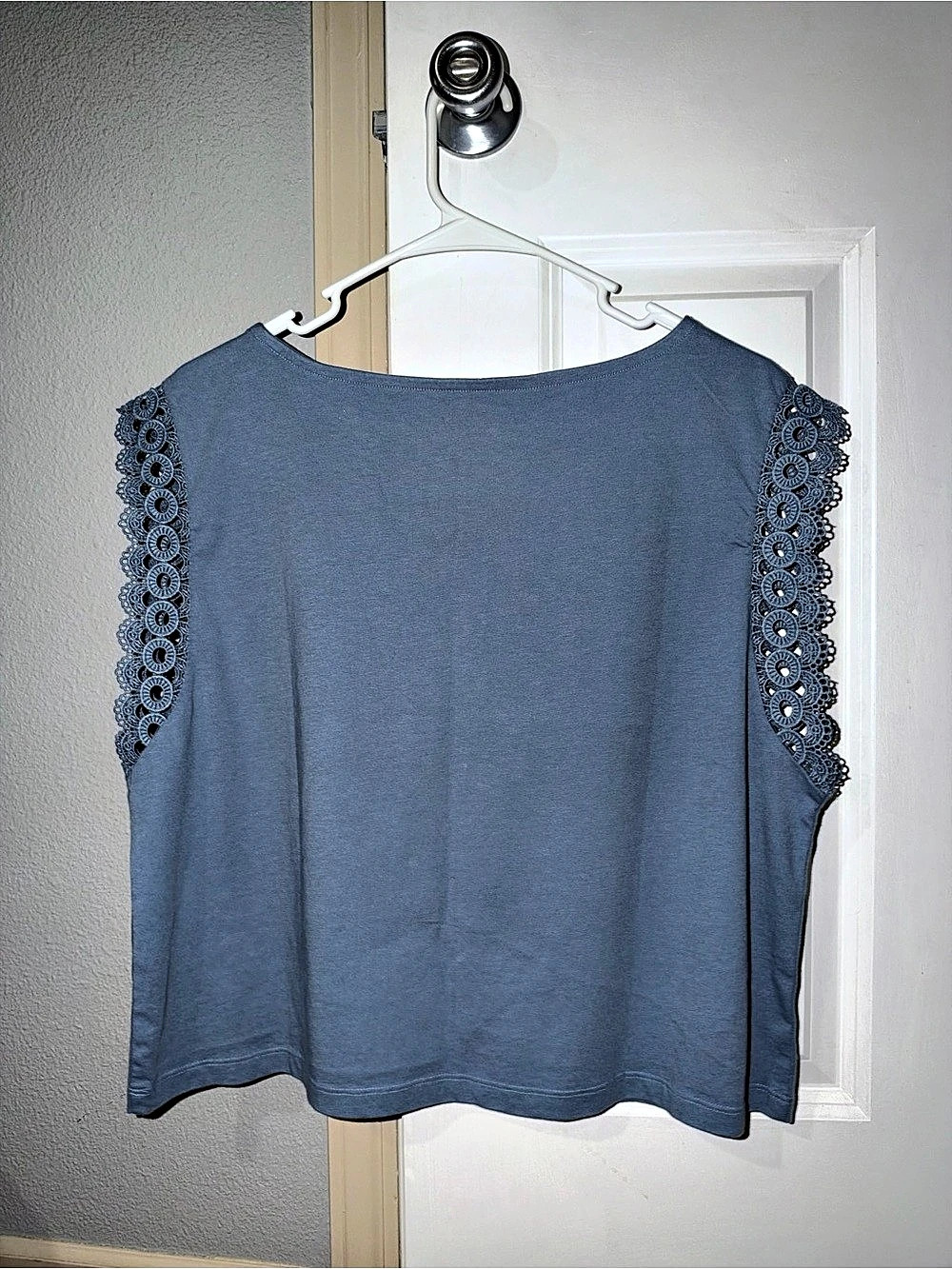 LOFT Lace Shoulder Tank Top in Blue Large NWT - Picture 2 of 3